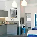 Maison Moderne Avec Piscine Et Tennis Ferienhaus *